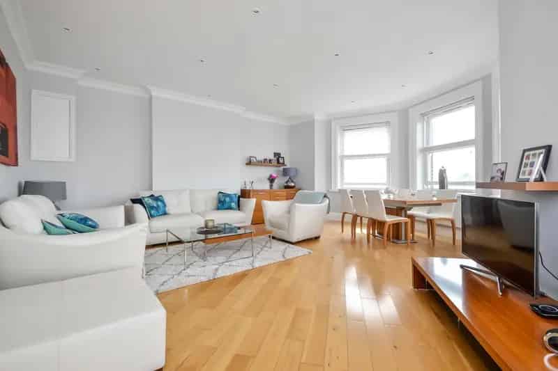 2-Bedroom Waterfront Apartment with Panoramic Views