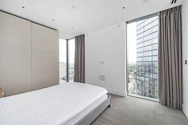 Flat for sale in City Road, Old Street, London EC1V