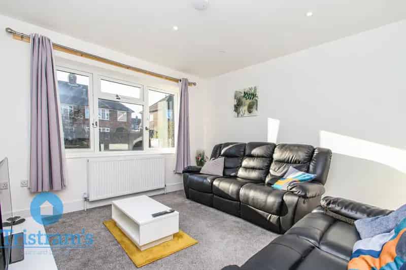 5 Bedroom Detached House to Rent for Investors