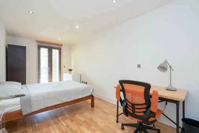 Flat to rent in Camden Road, Camden NW1