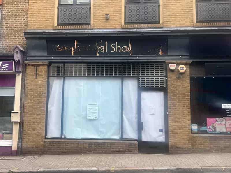 Richmond Town Centre Retail Unit - 925 sq ft