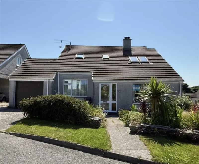 4 Bedroom Detached House for Sale in Falmouth, Cornwall