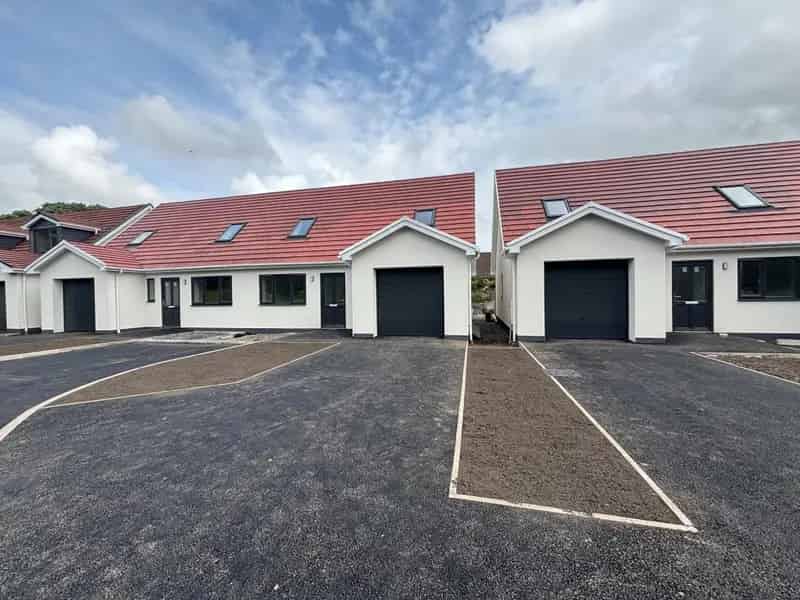 4 Bedroom Bungalow Llansamlet - Disabled Friendly