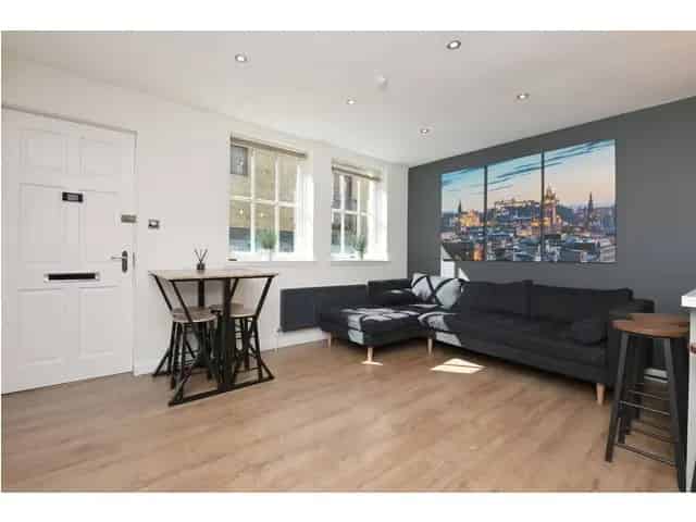 3 Bedroom Mews House for Sale in Edinburgh New Town