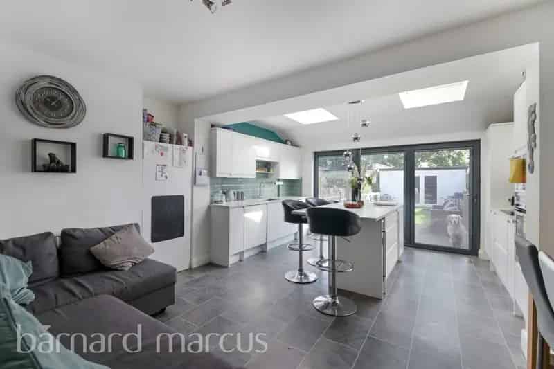 Extended 3-Bed Family Home Near Schools and Transport