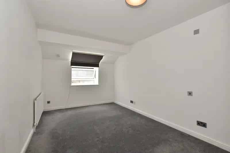 2 Bedroom Apartment For Sale Near Brentwood High Street
