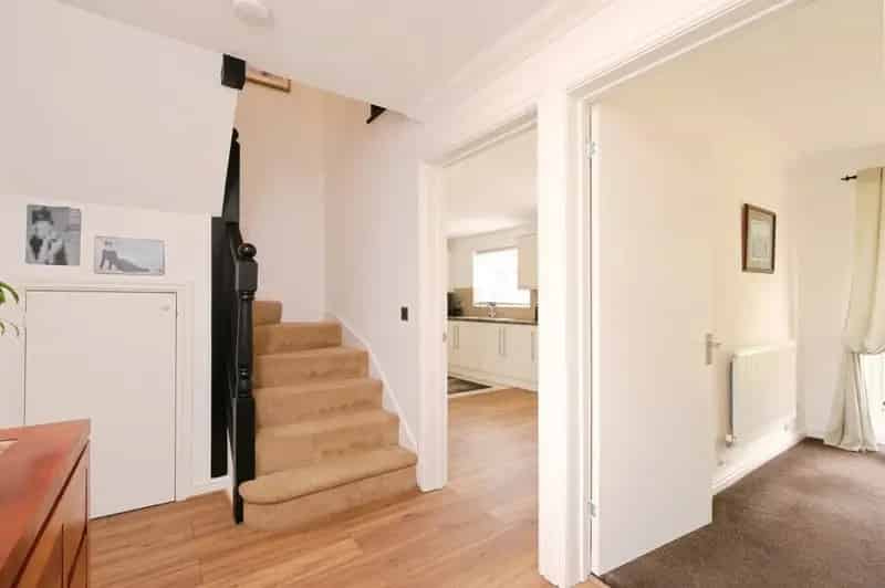 4 Bedroom Detached House with Integral Garage and Parking