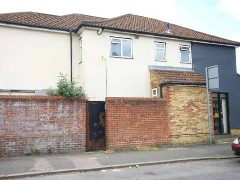 One Bedroom Flat Near L&D Hospital