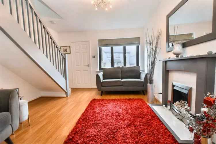 House For Sale in Leeds, England