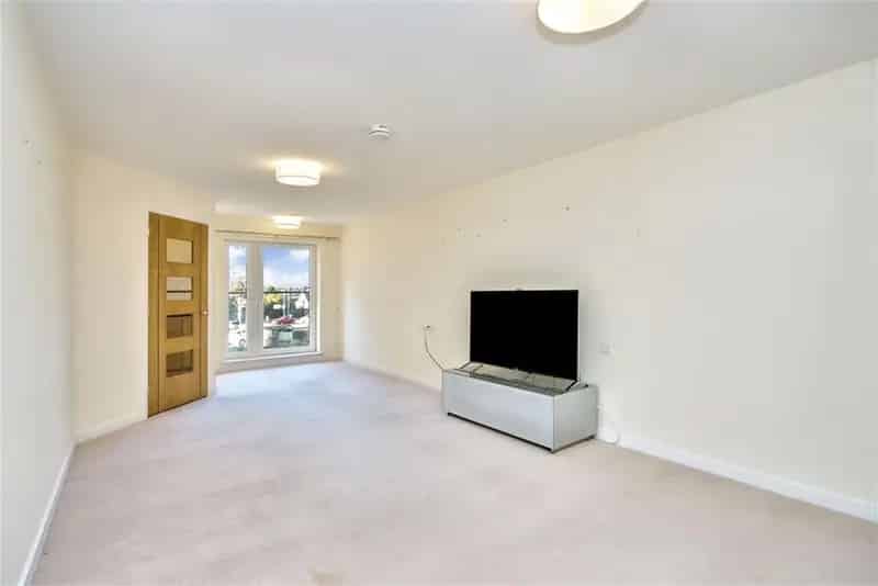 2 Bed Retirement Flat with 1 Reception Room