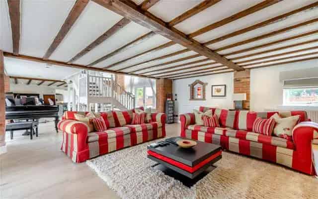 Spacious Character Conversion in Farndon with Stables & Maltings