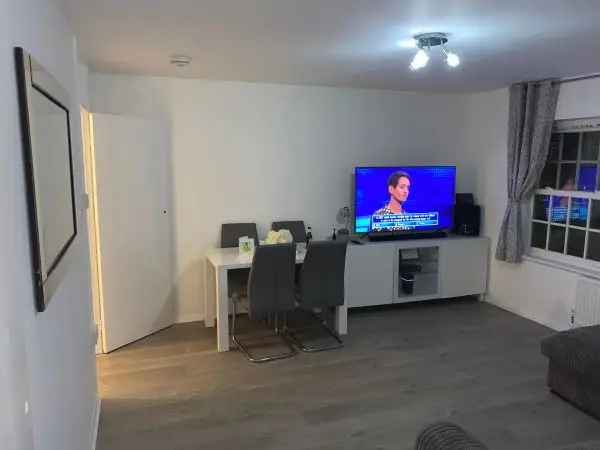 Flat For Rent in Epping Forest, England