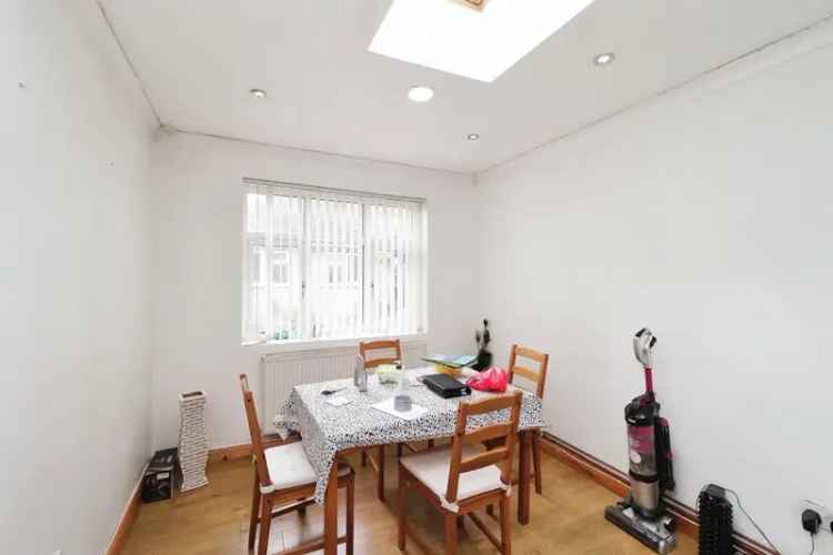 Three Bedroom Semi-Detached House in Belgrave Leicester