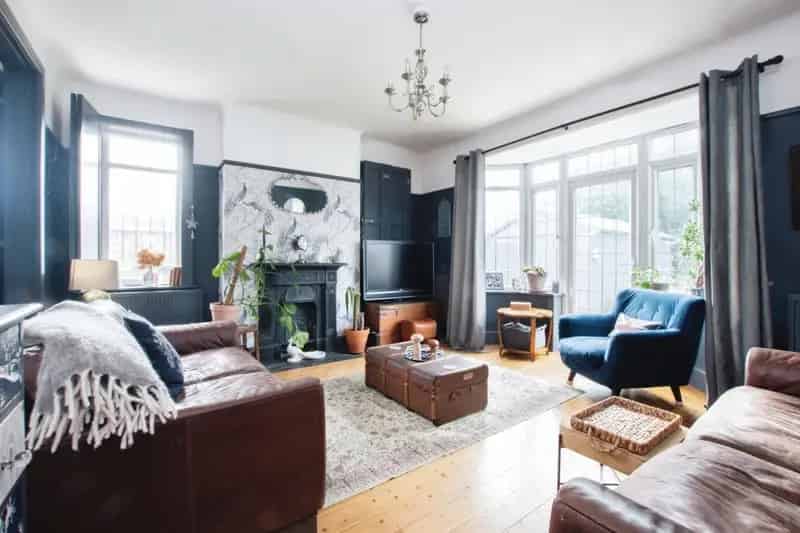 5 Bedroom Family Home with Large Garden and Garage