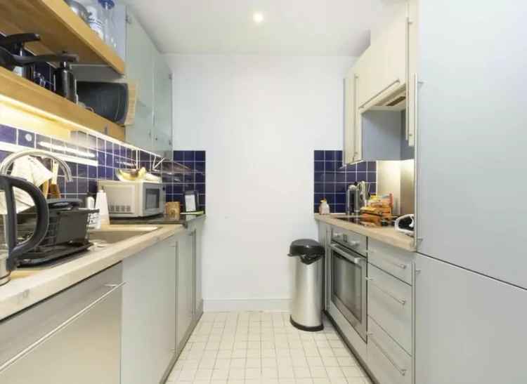 One Double Bedroom Apartment Near Aldgate East