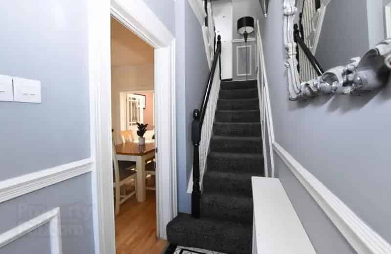 Spacious Mid Terrace House with Garden and Parking