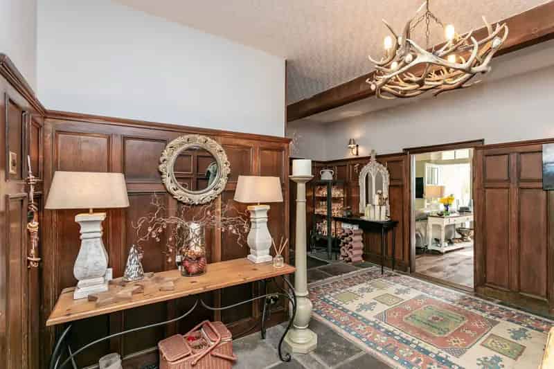 7 Bedroom Farmhouse with Panoramic Views