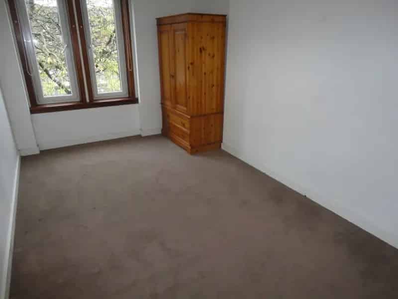 3 Bedroom Flat To Rent Available 30062025