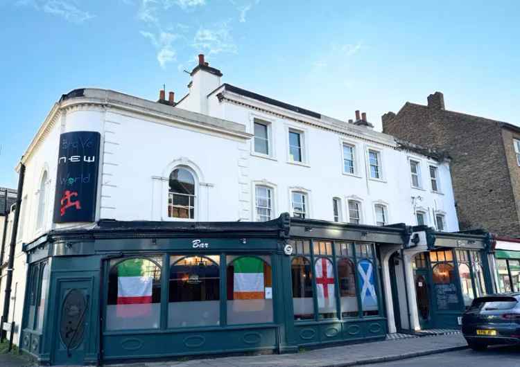 Freehold & Leasehold Pub with 11 Letting Rooms and Apartment