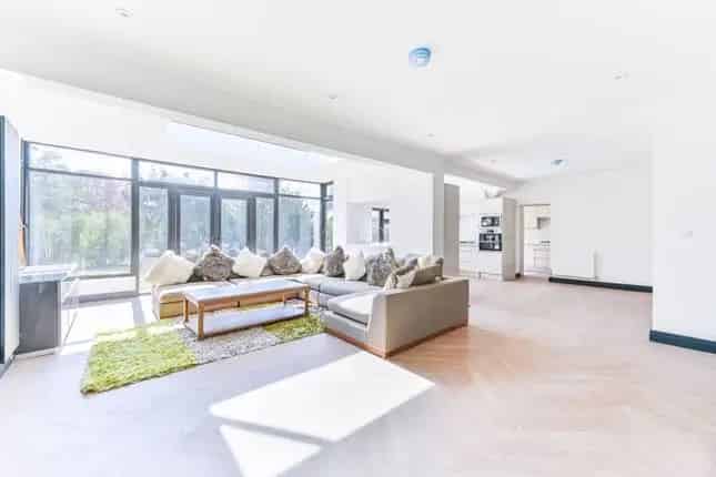4 Bedroom Bungalow for Sale in Webb Estate Purley