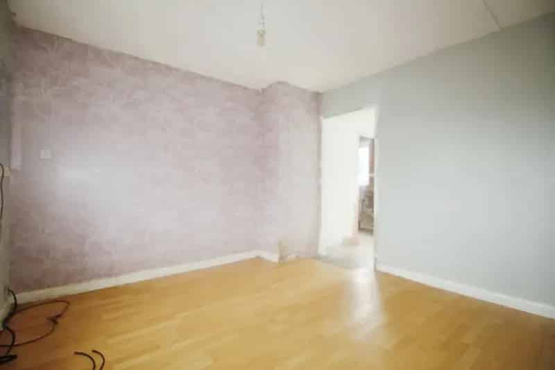2 Bedroom House For Sale Needs Modernisation Large Plot