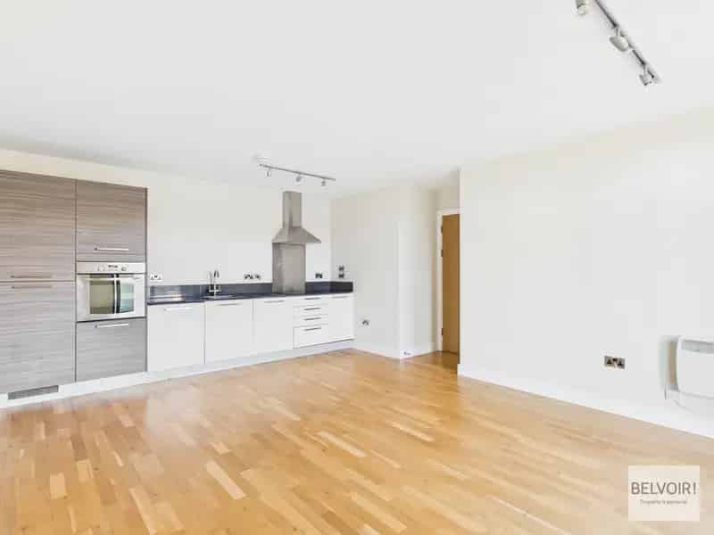 2 Bedroom Apartment House to Rent