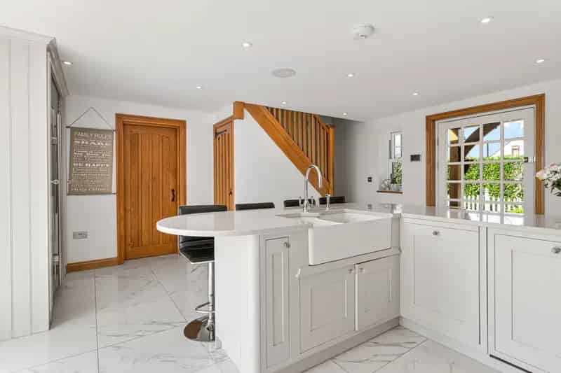 5 Bedroom Detached House Moreton Road Moreton