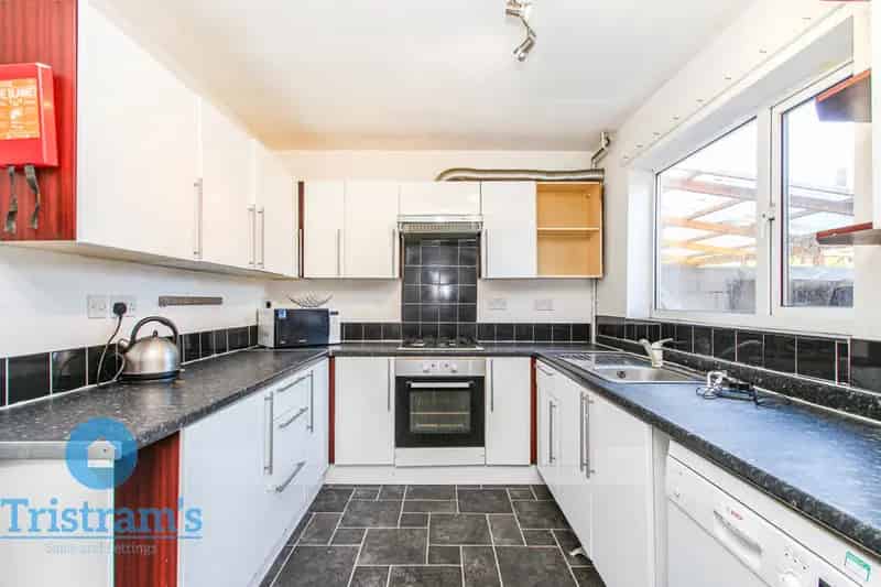 5 Bedroom Semi-Detached House for Students Near University Park