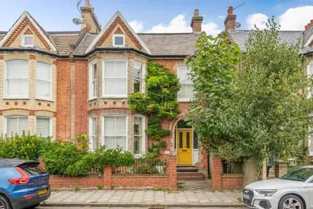 5 Bedroom Victorian Semi-Detached House for Sale