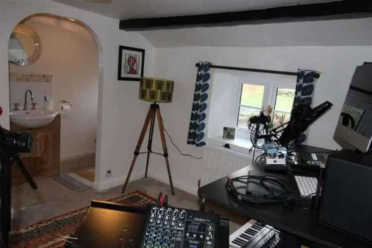 4 Bedroom Cottage for Sale Semi Rural Location