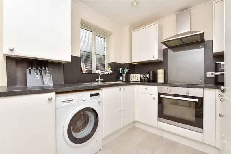 2 Bedroom Terraced House for Sale Near Tadworth and Tattenham Corner