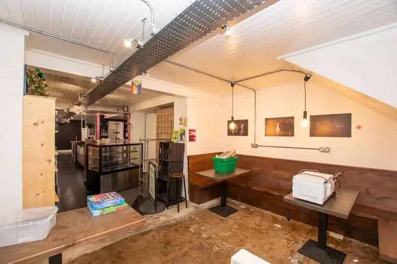 Holywood High Street Shop - 1029 sq ft Health Food Cafe Space