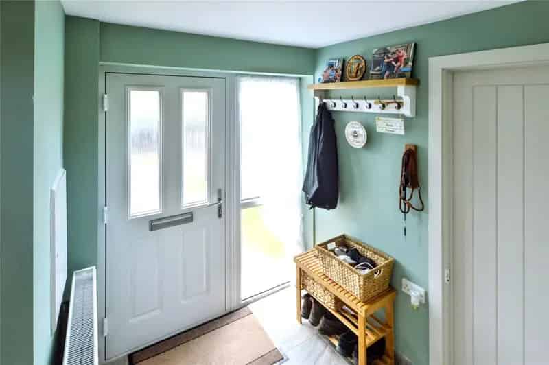Three Bedroom Mid Terrace House in Thorner