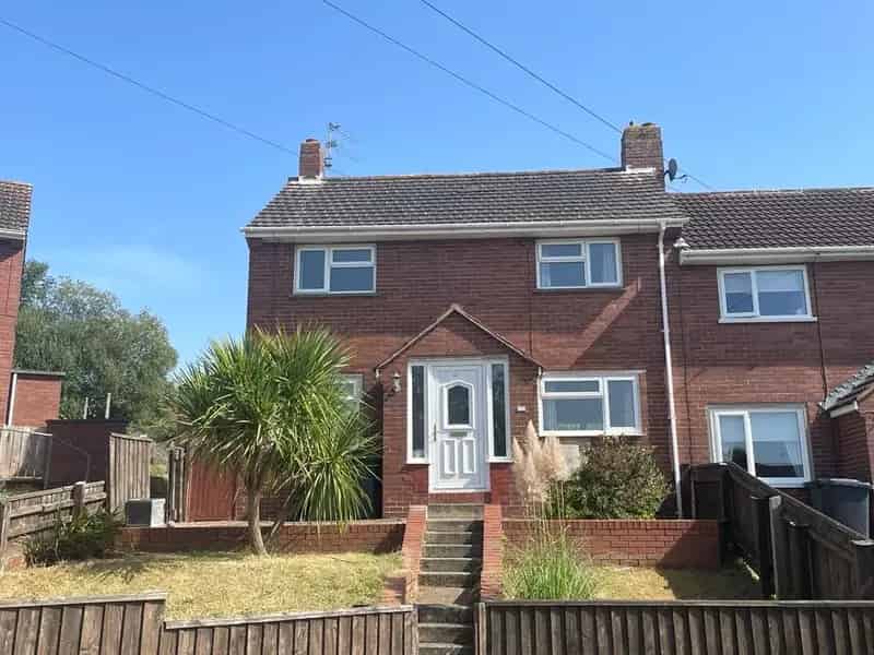 4 bedroom house in Exeter