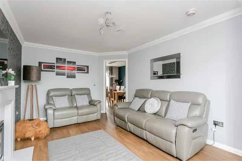 3 Bed Detached Bungalow with Garage and Gardens