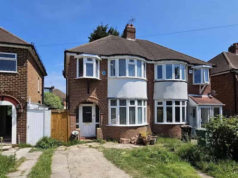 3 Bedroom Semi-Detached House for Sale
