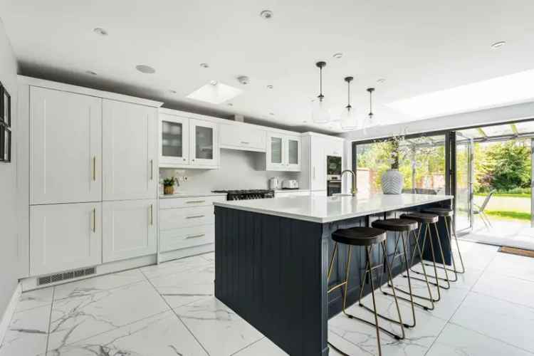 4 Bedroom Semi Detached House for Sale in Bedford