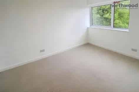 2 Bed Flat Southampton 30m² Parking Garden Balcony