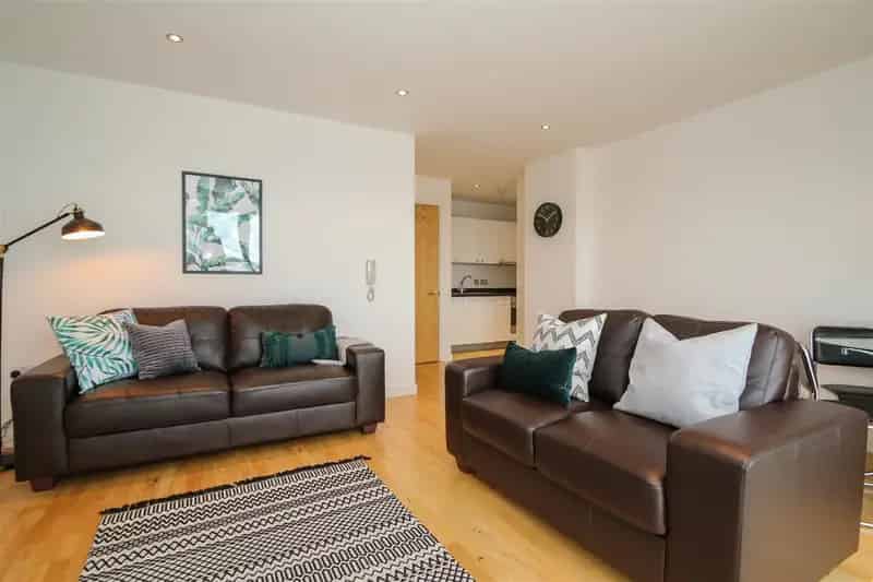 2 Bedroom Apartment Liverpool Waterfront Princes Dock