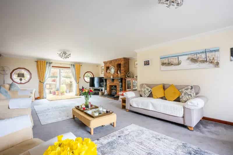 4 Bedroom Detached House for Sale in Lytchett Matravers