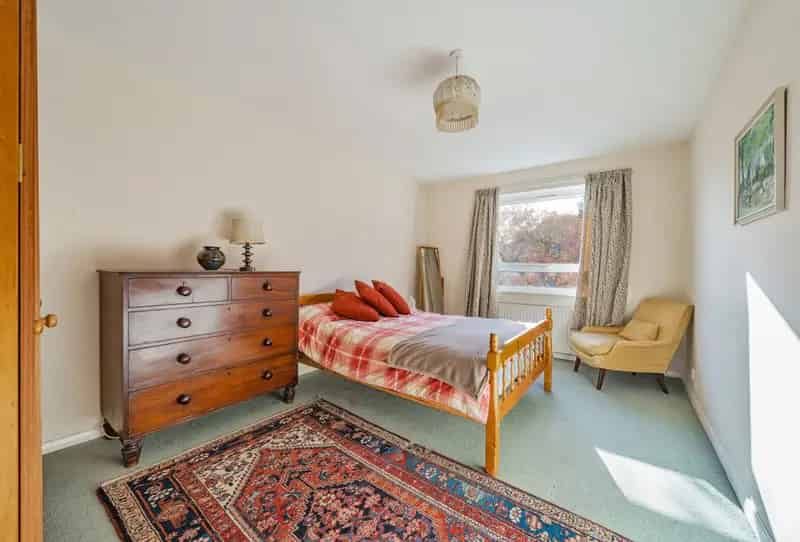 2 Bedroom Apartment for Sale No Onward Chain