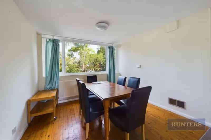 5 Bedroom Student House To Let
