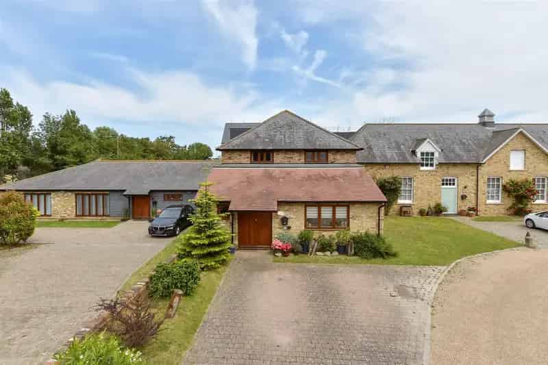 4 Bedroom Link Detached House for Sale