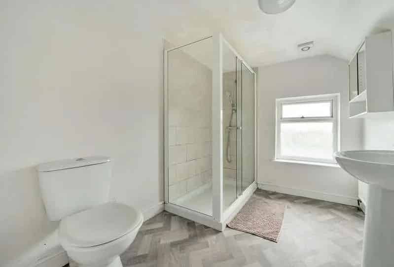 2 Bed House for Sale in Cowley Oxford Near Hospitals Universities