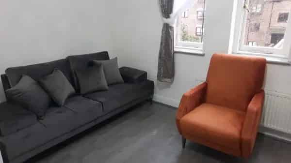 2 Bed Flat for 3 Tenants Near Crystal Palace Seeks House Swap Near Heathrow