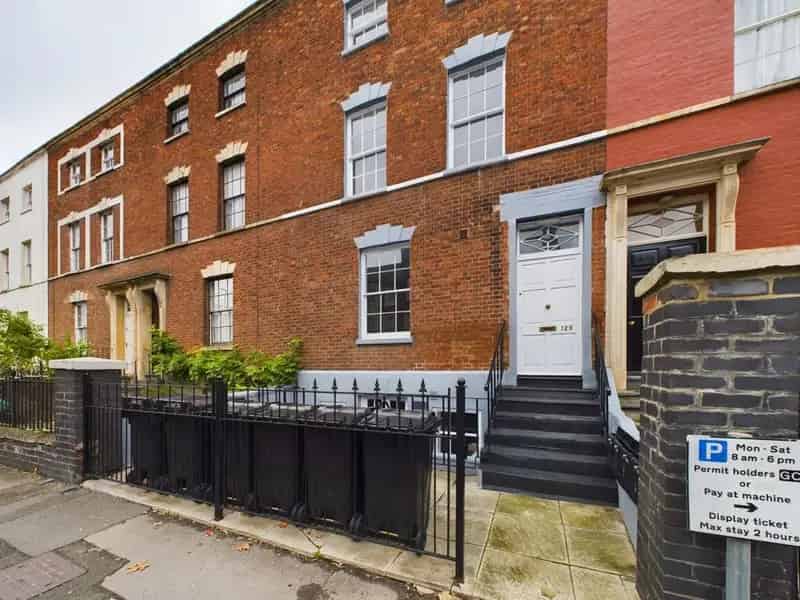 Studio to Rent