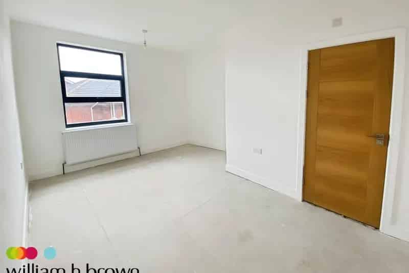 Two Bedroom Apartment Near Amenities New Build