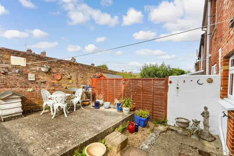 2 bedroom end of terrace house for sale