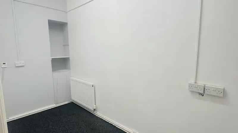 Refurbished Retail Premises Near Greenock West Station
