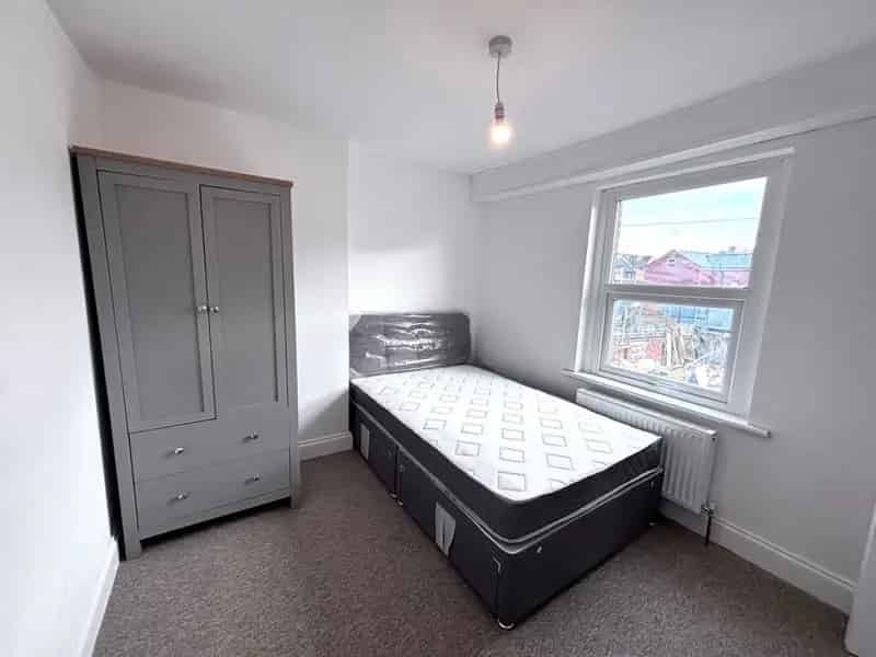 1 Bedroom House of Multiple Occupation To Rent